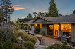 Vineyard Haven: Pool, Hot Tub & Wine Country Charm