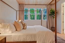 Park Avenue Suite-New Listing Promotion! - Image 3